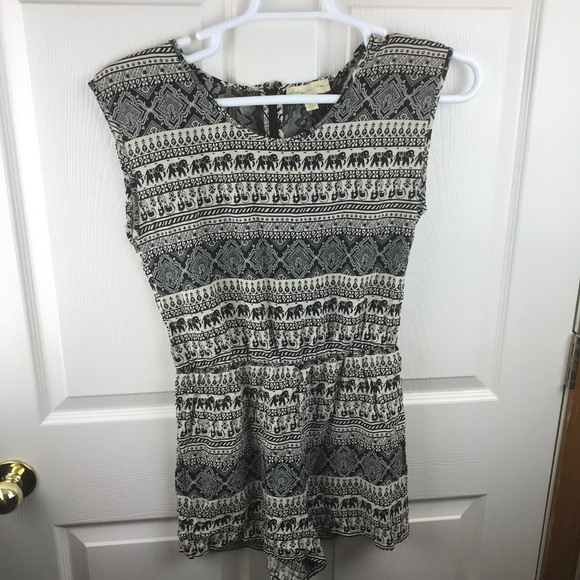 Staring at Stars Elephant Romper Black Ivory Small - Picture 1 of 5